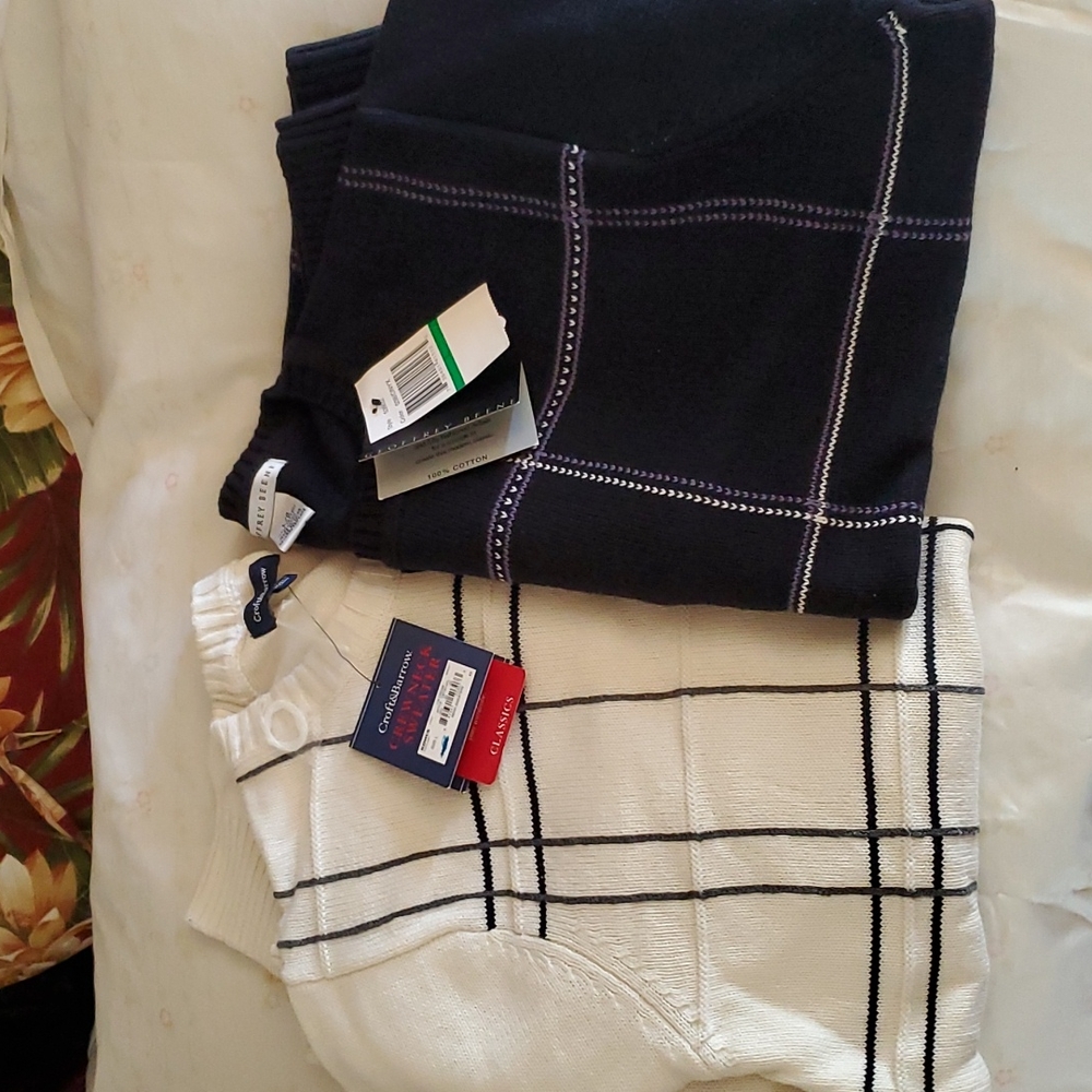 BundleTwo mens cotton crew neck sweater  size large